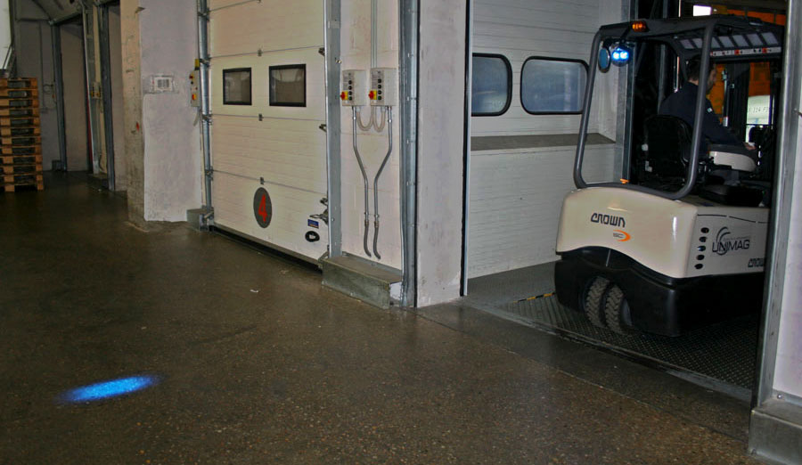 Segnalatore visivo per carrelli elevatori